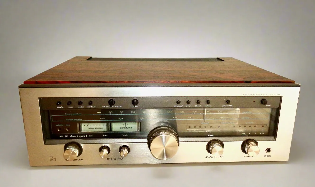 1970s Luxman R-1050 AM/FM Stereo High Fidelity Receiver