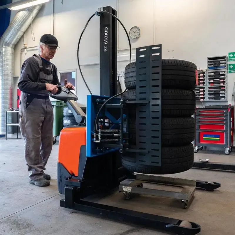 Just Easy Tools 800 Easy Stacker for Passenger Tires