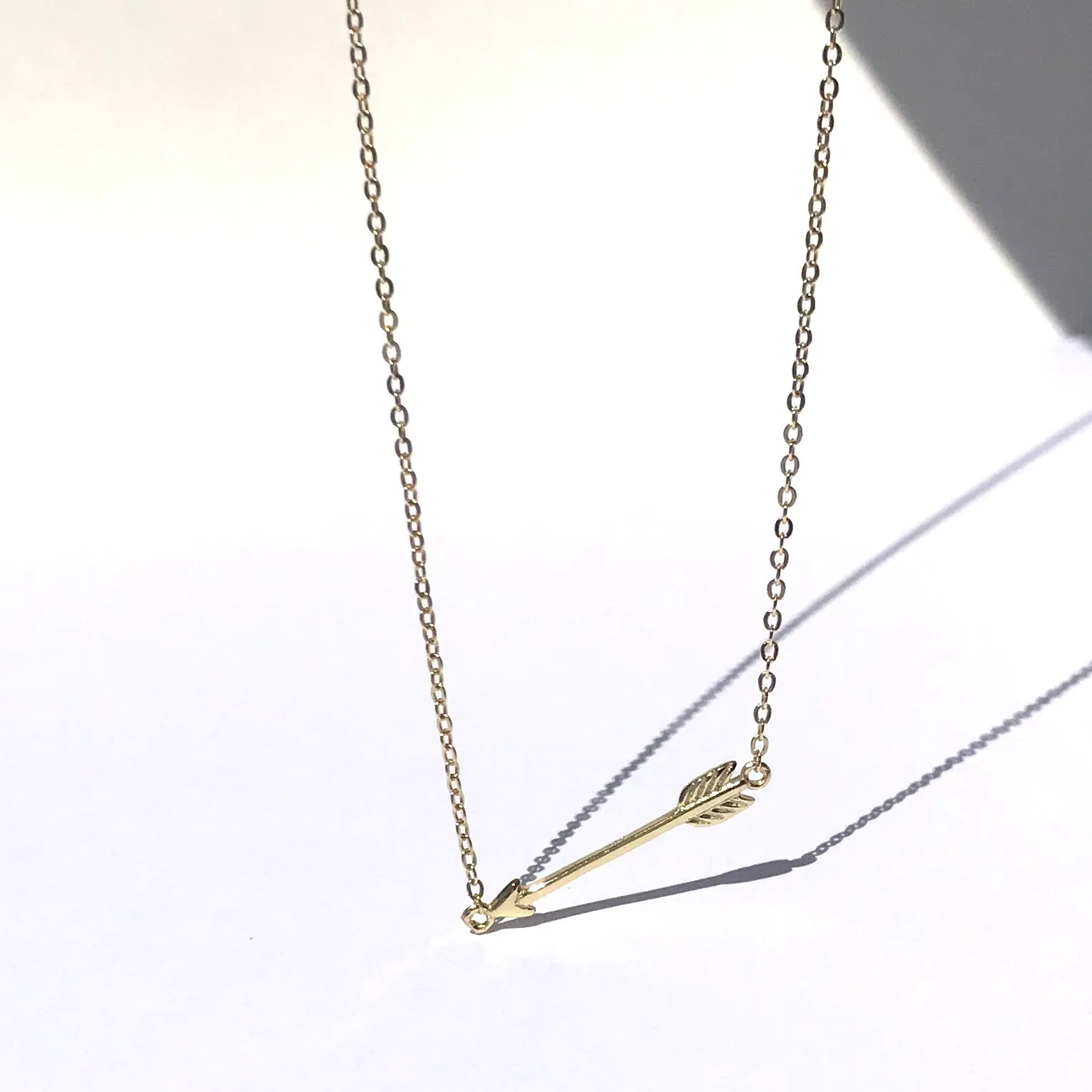 PLAIN ARROW NECKLACE