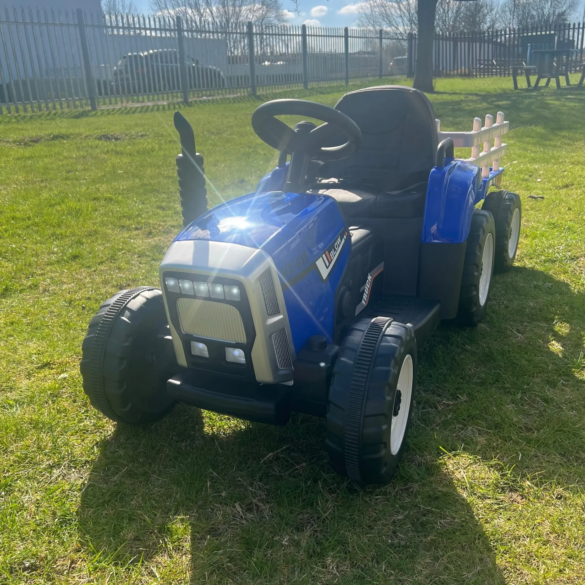 RiiRoo JDX™ Tractor with Trailer