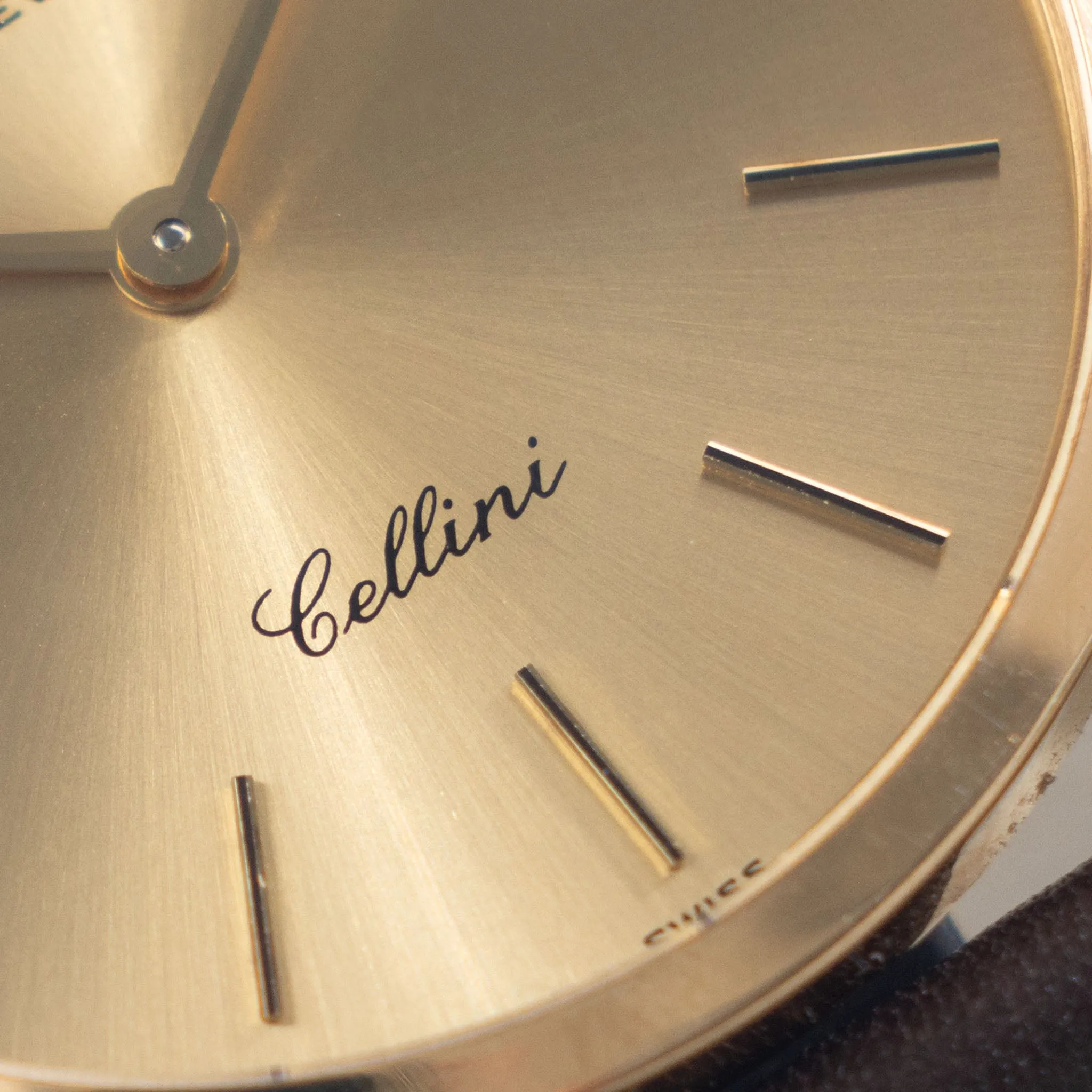 Rolex Cellini Champagne Dial in 18k Yellow Gold with Original Box and Guarantee Paper Ref. 4112