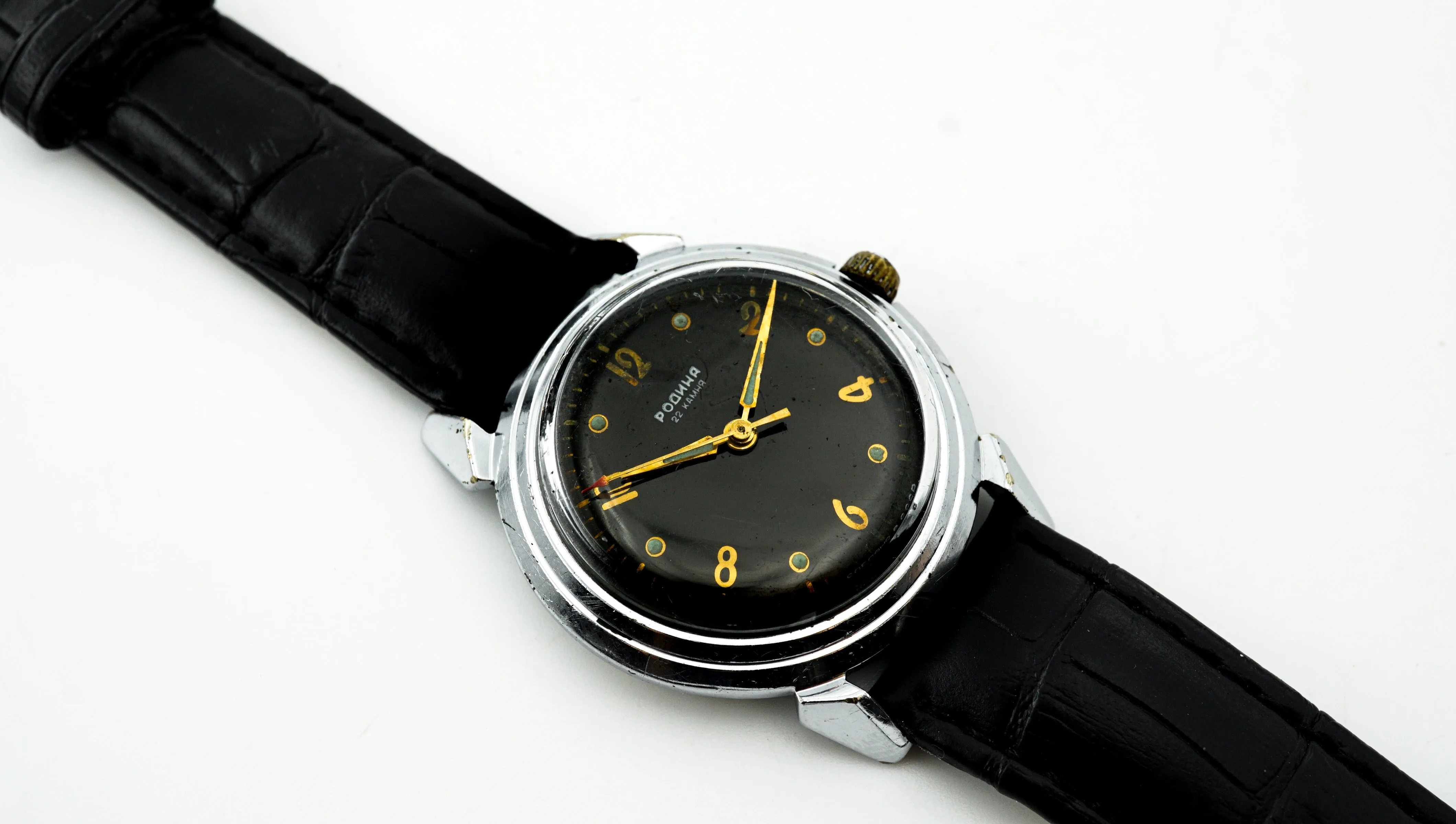 Vintage Rodina 1MCHZ Soviet automatic mechanical watch 22 jewels, black dial